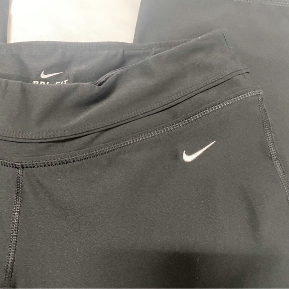 Nike Dri Fit Black Straight Leg Stretchy Athletic Pants - Picture 5 of 11